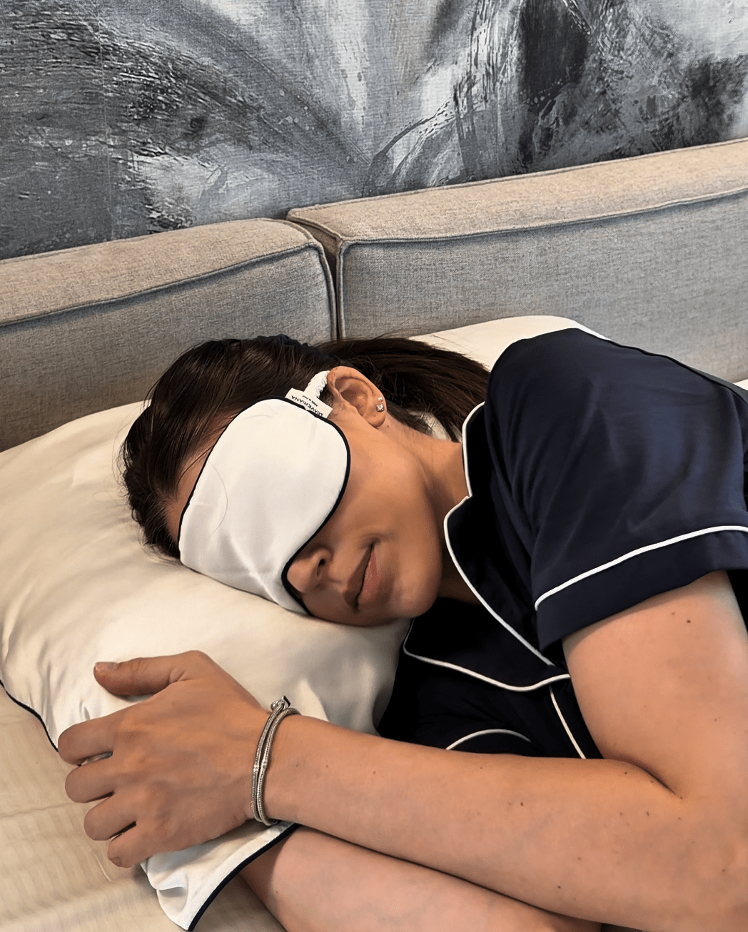 Pearl Ivory mulberry silk sleep mask and pillowcase by MIAVERIANA