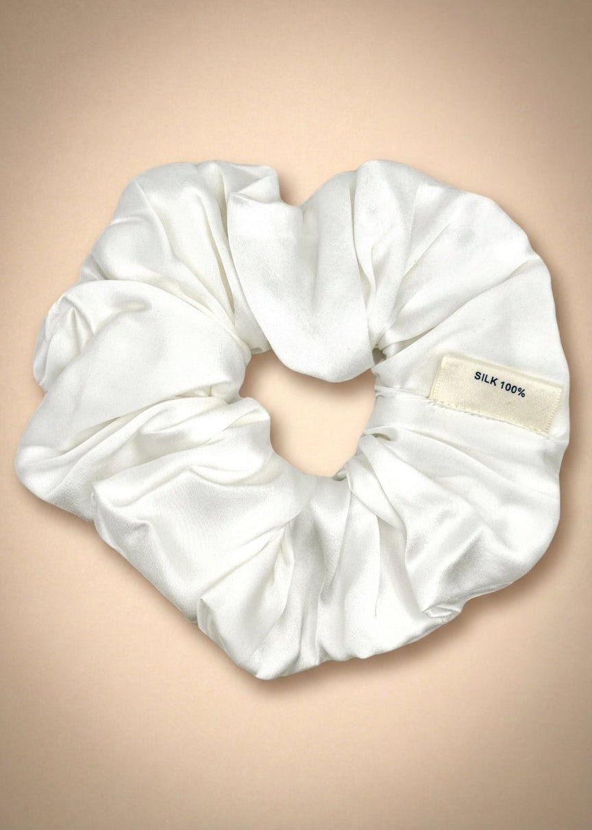 Seiden-Scrunchie „Perlweiß Klassisch“
