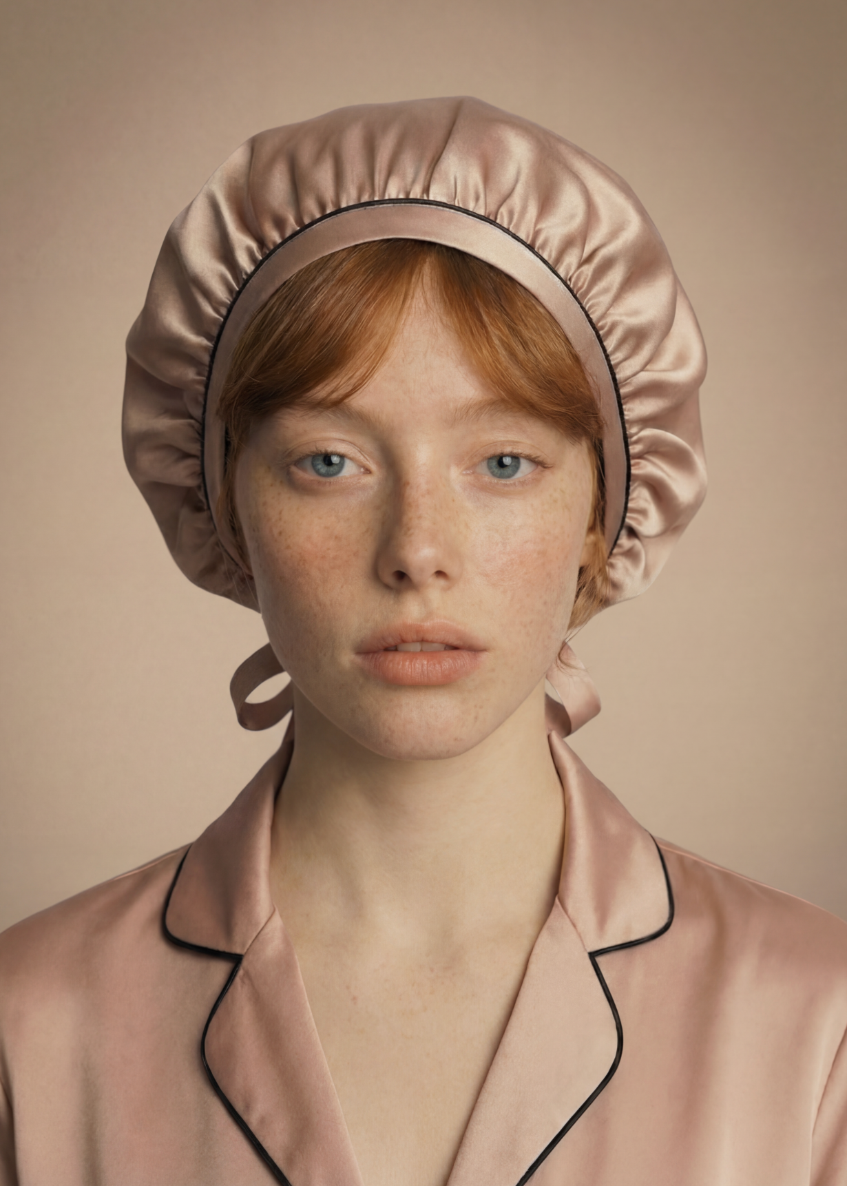 Seidenhaarhaube in Roségold