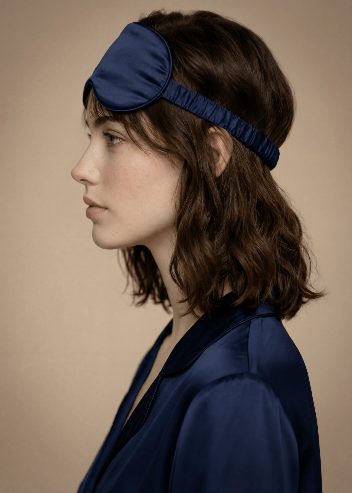 Mitternachtsblaue Schlafmaske aus Seide